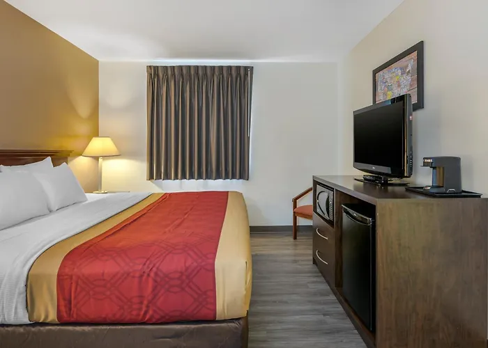 Econo Lodge Inn & Suites Fairgrounds