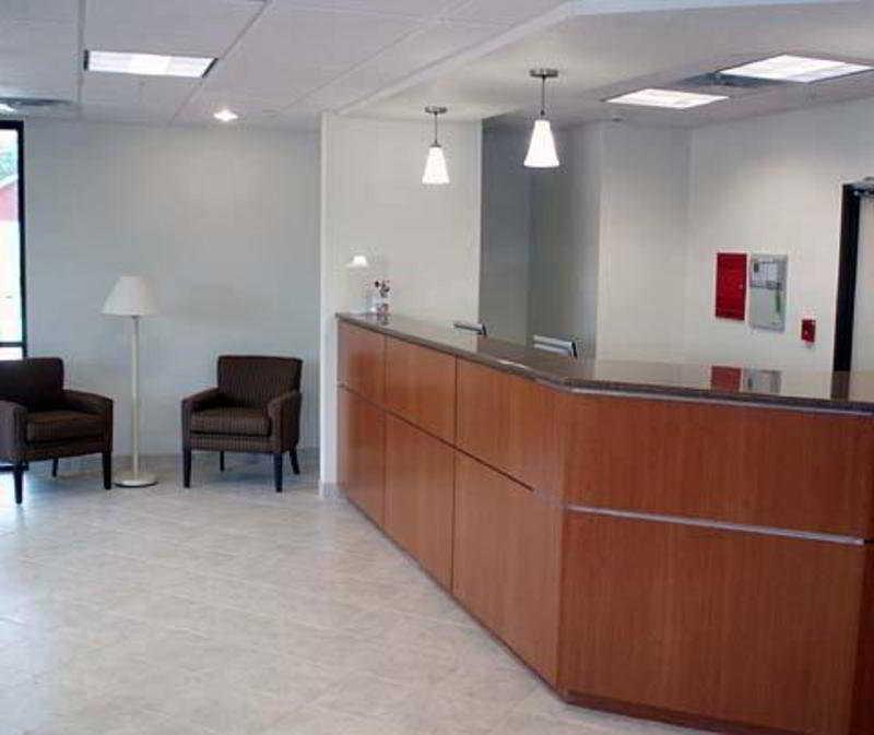 Hotel Econo & Fairgrounds 2*