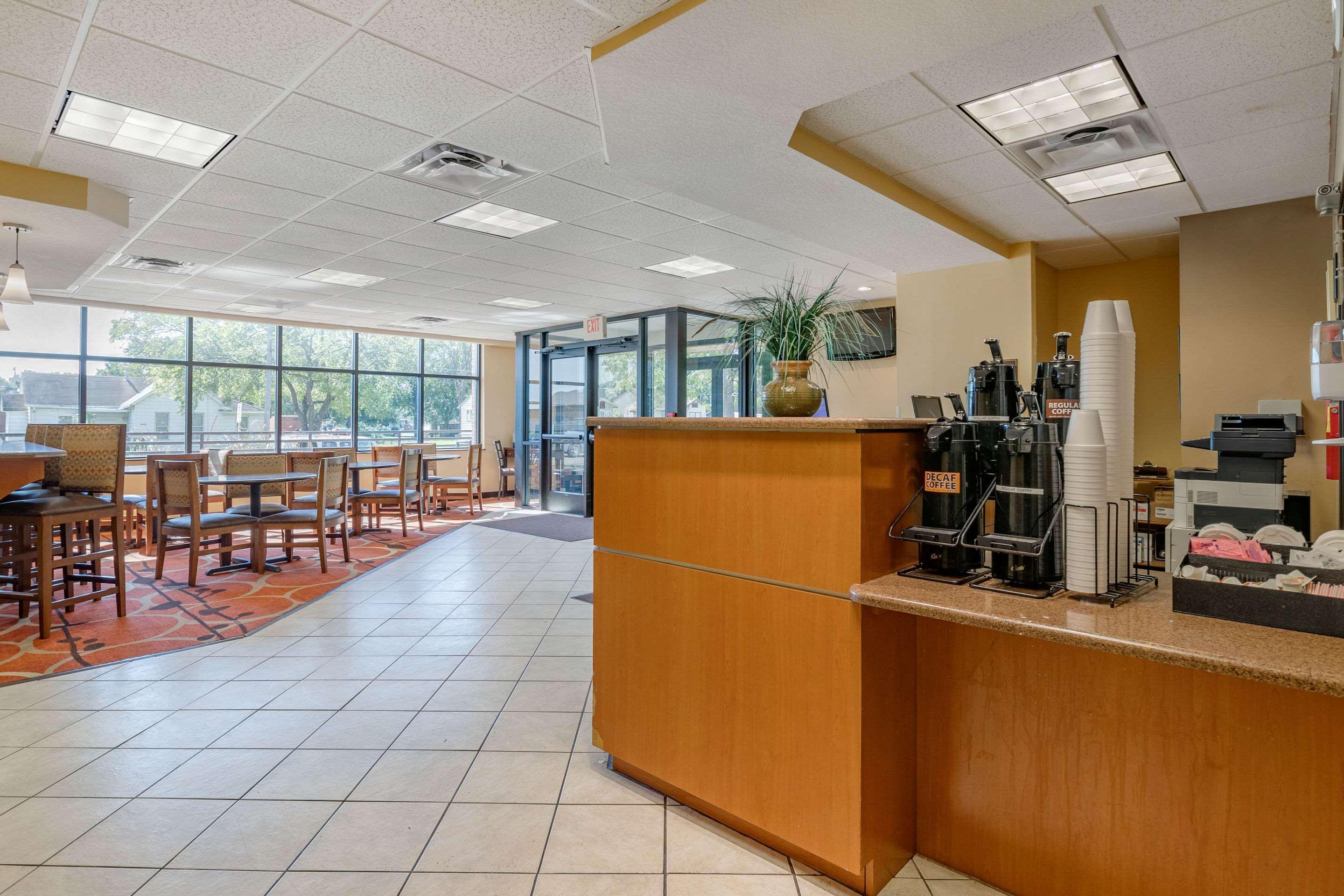 Hotel Econo & Fairgrounds