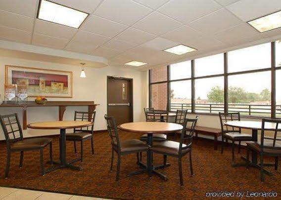 Hotel Econo & Fairgrounds 2*